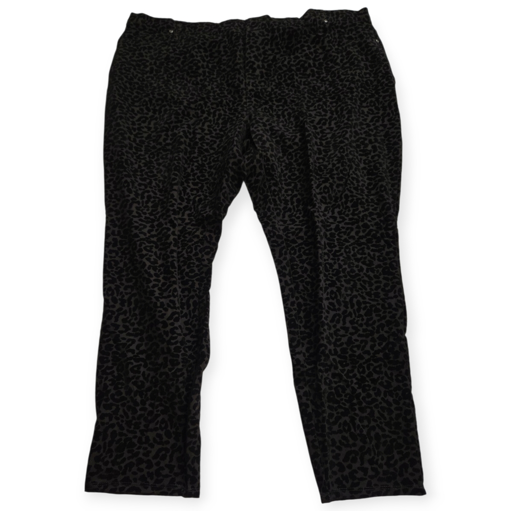 Terra & Sky Women's Black Leopard Skinny Pants